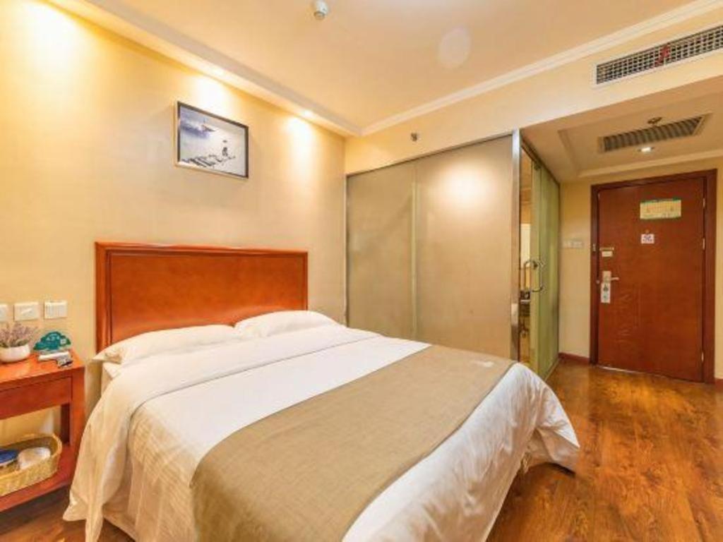 Greentree West Railway Station North Square Hotel