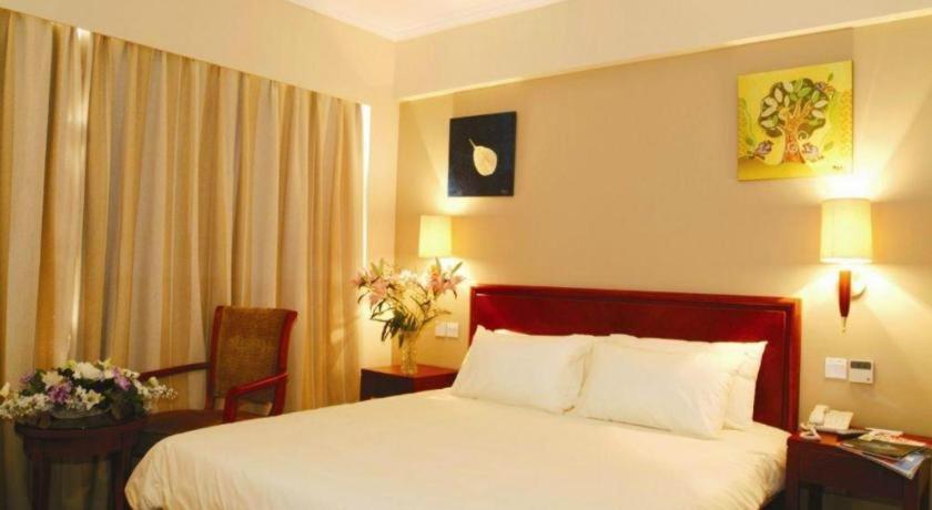 Greentree West Railway Station North Square Hotel 3*