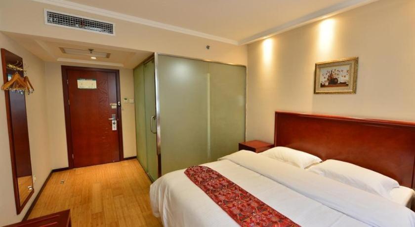 Greentree West Railway Station North Square Hotel 3*