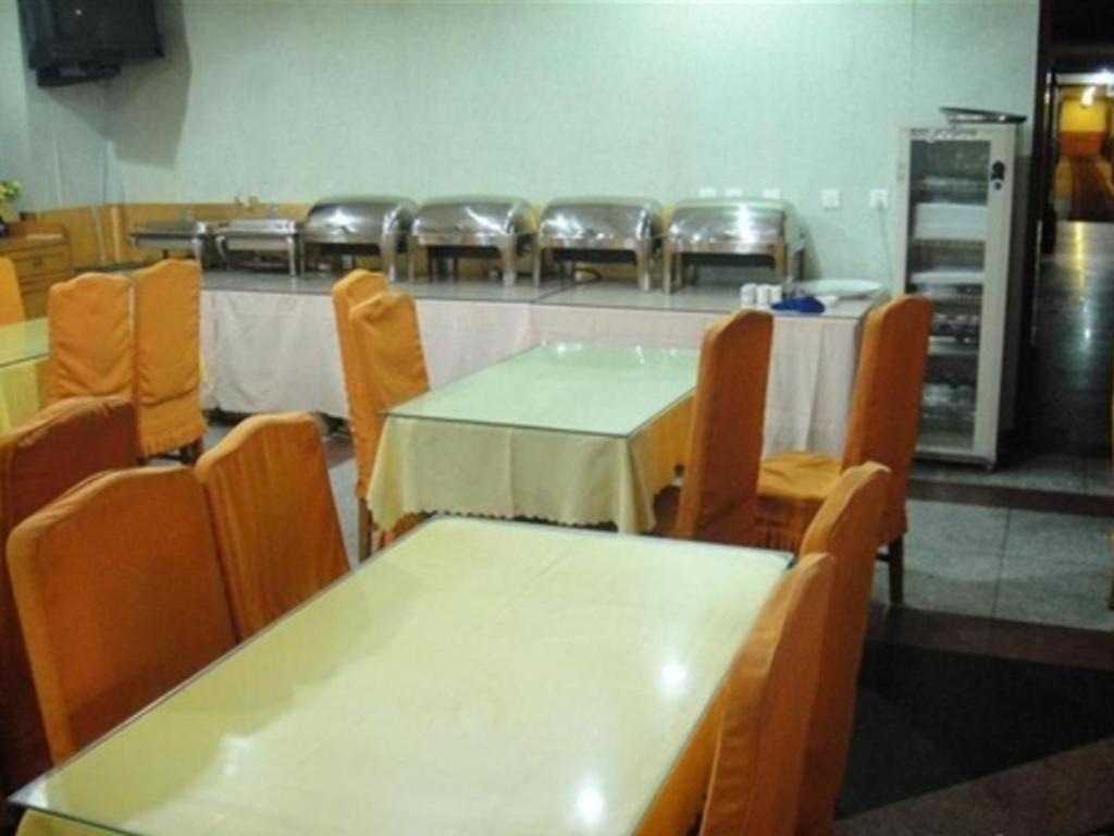 Greentree West Railway Station North Square Hotel Peking (Beijing)